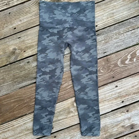 Spanx Look At Me Now Camo Leggings - Picture 4 of 4